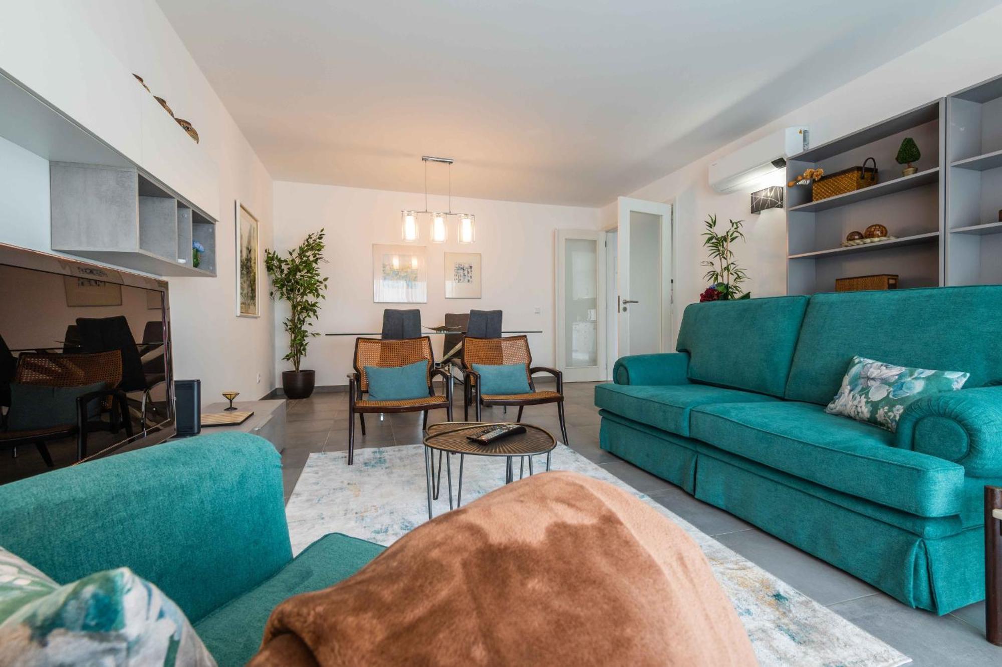 Caravelas 2-Bedroom Apartment With Pool - 50M From The Beach アルマカオ・デ・ペラ エクステリア 写真