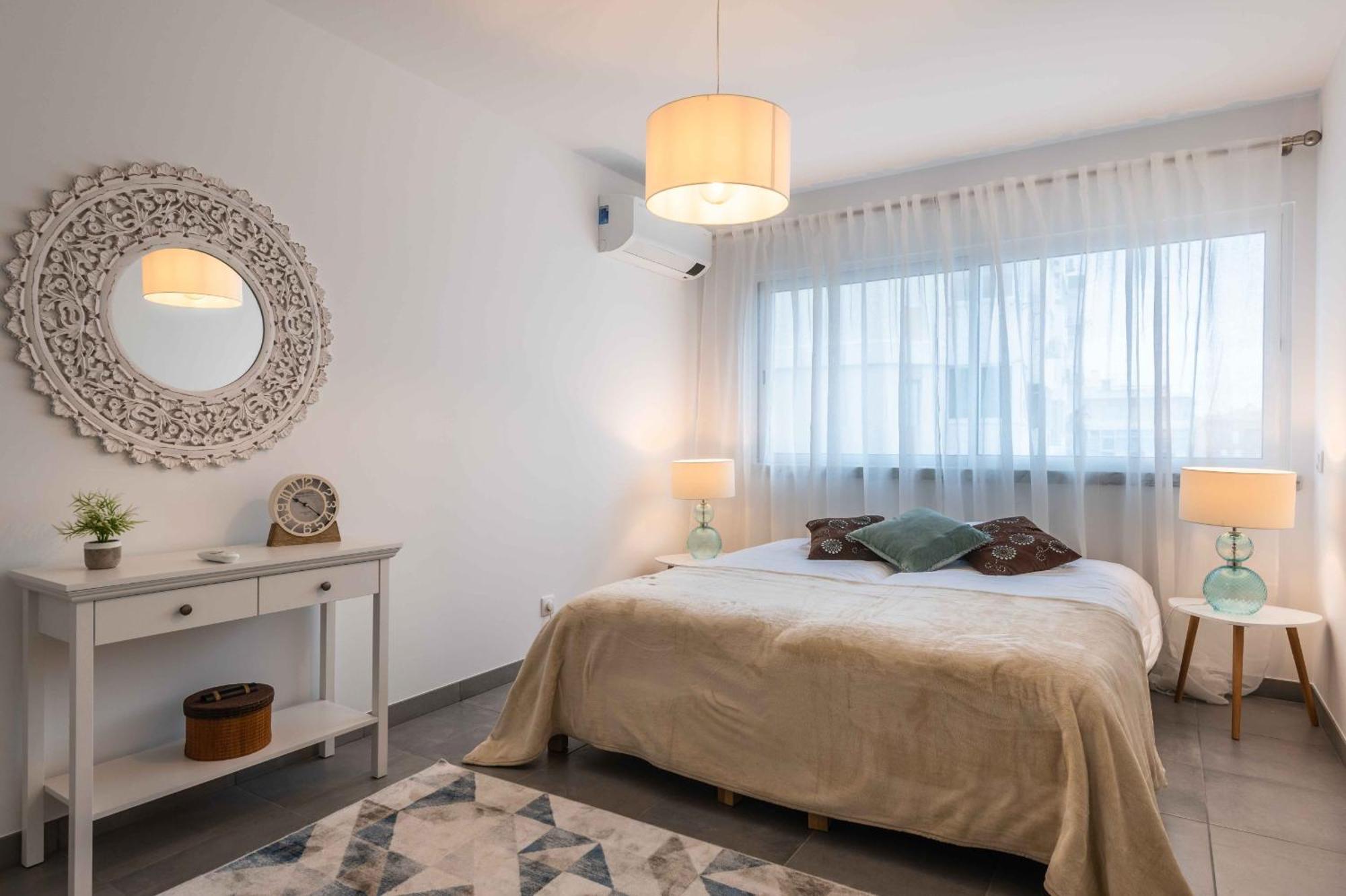 Caravelas 2-Bedroom Apartment With Pool - 50M From The Beach アルマカオ・デ・ペラ エクステリア 写真