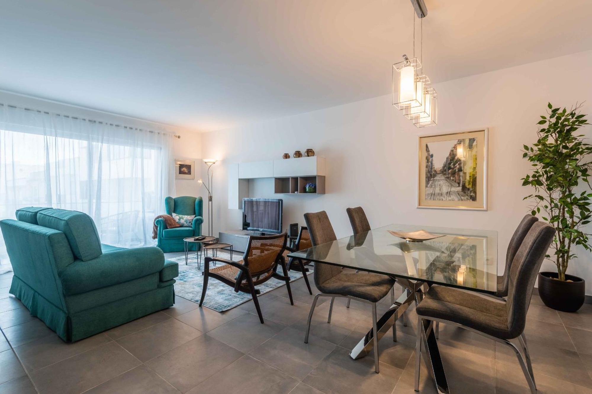 Caravelas 2-Bedroom Apartment With Pool - 50M From The Beach アルマカオ・デ・ペラ エクステリア 写真