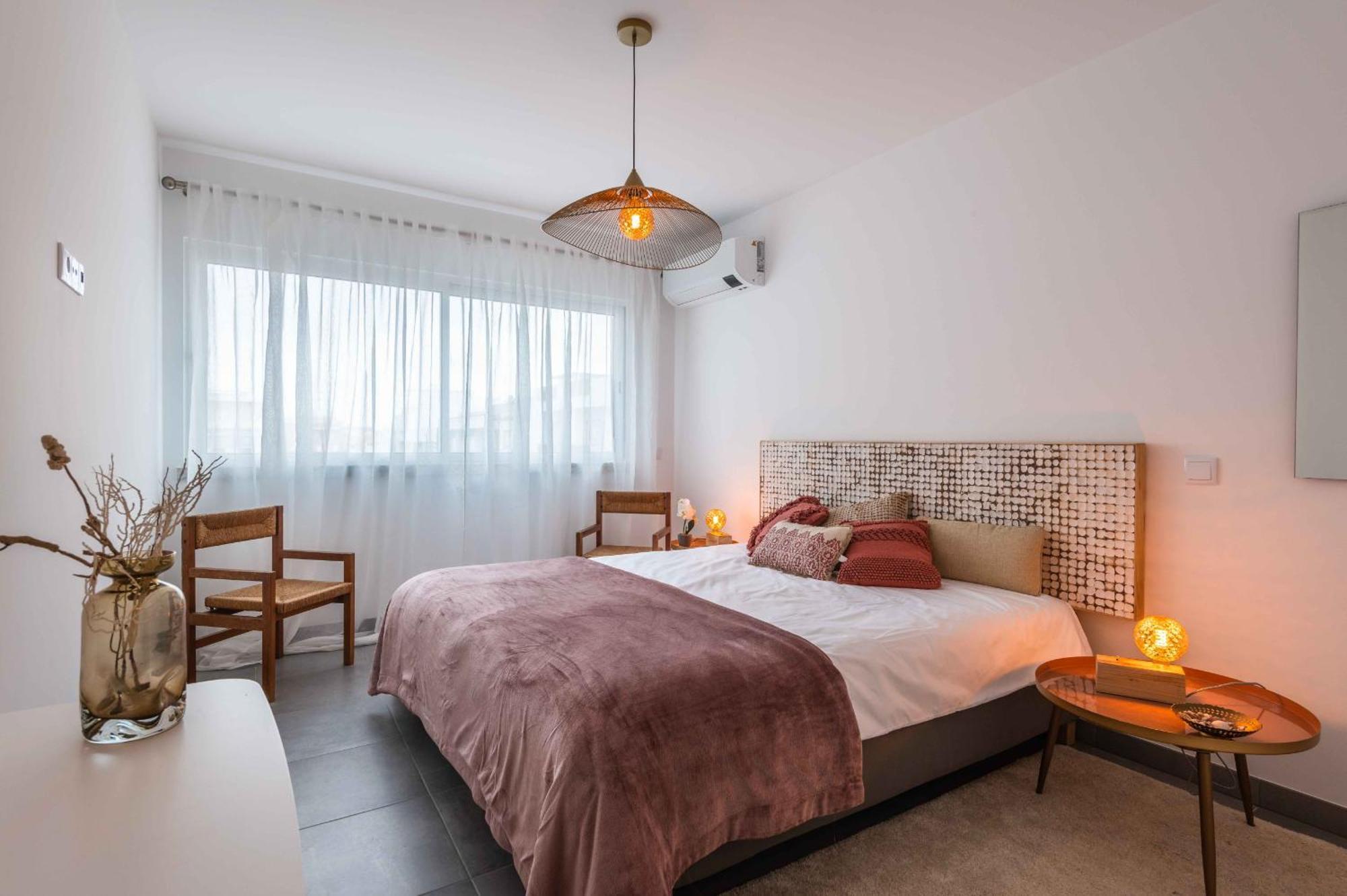 Caravelas 2-Bedroom Apartment With Pool - 50M From The Beach アルマカオ・デ・ペラ エクステリア 写真